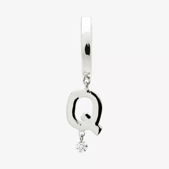 Persée Paris Q Letter Piercing — view 1